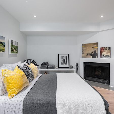 Modern Design Studio Toronto Extérieur photo