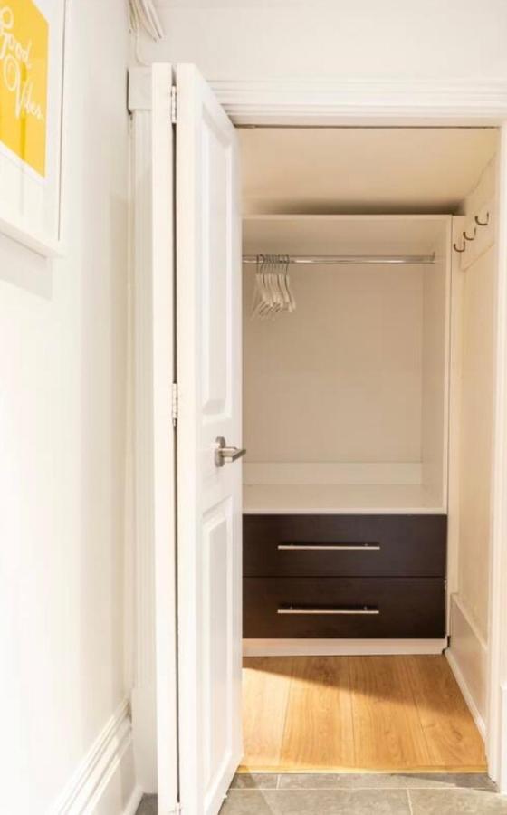 Modern Design Studio Toronto Extérieur photo